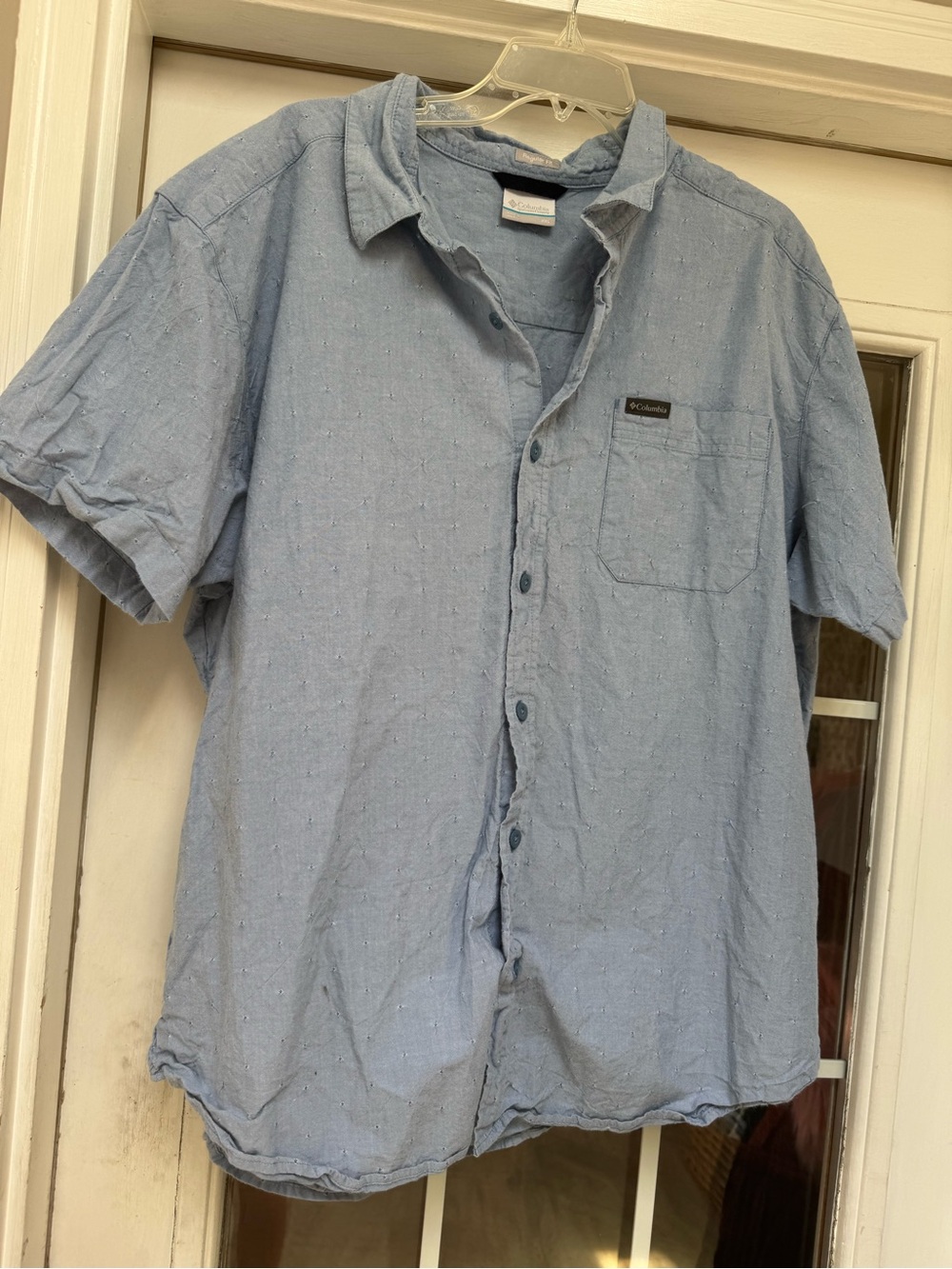 Columbia Men’s Light Blue Short-Sleeve Casual Button-Down Shirt